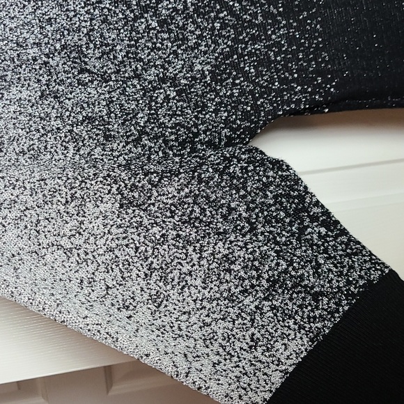 Ladies Blouse 👚 - Picture 4 of 7